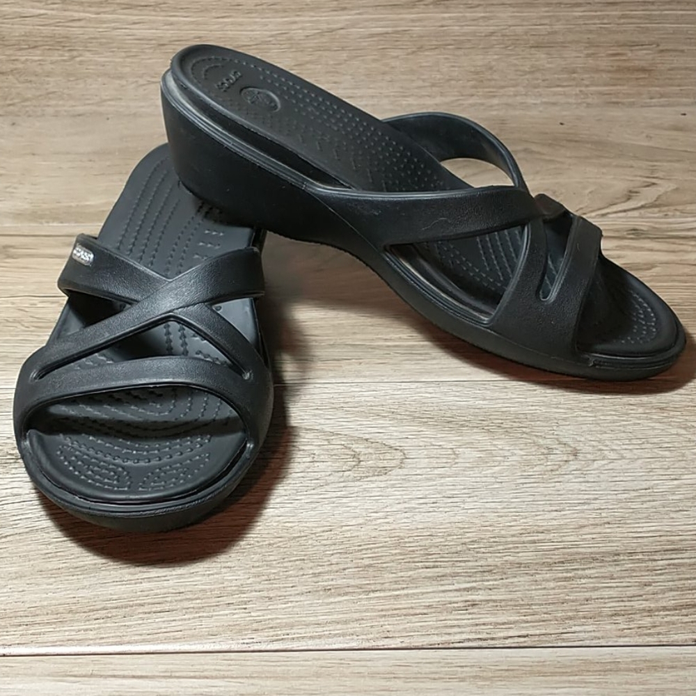 Croc Sandals Woman's Size 8 W Black